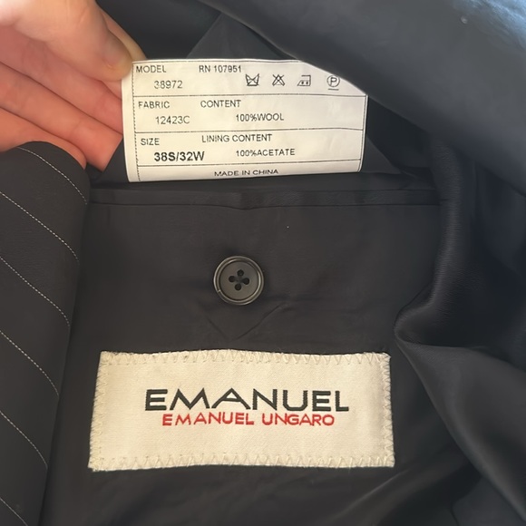 Emanuel Ungaro Men’s Suit Jacket and Pants- Navy Blue w/ White Stripes- 38S/32W - Picture 5 of 8